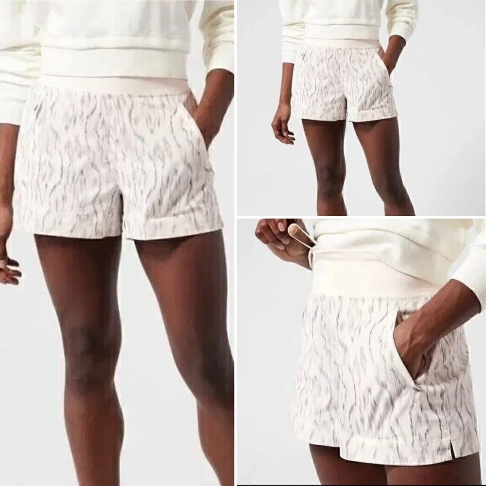 Athleta Trekkie North Short Women’s Size 20 Gray/White Floral Design Retail $69